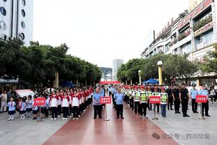 伯恩利门将本场比赛数据：8次扑救&2次解围，评分8.0全场最高